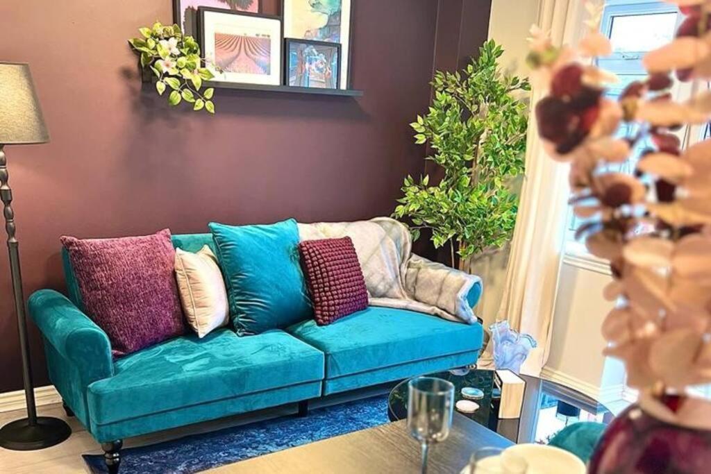 Damson Drive- Boutique Holiday home Oldbury (West Midlands)